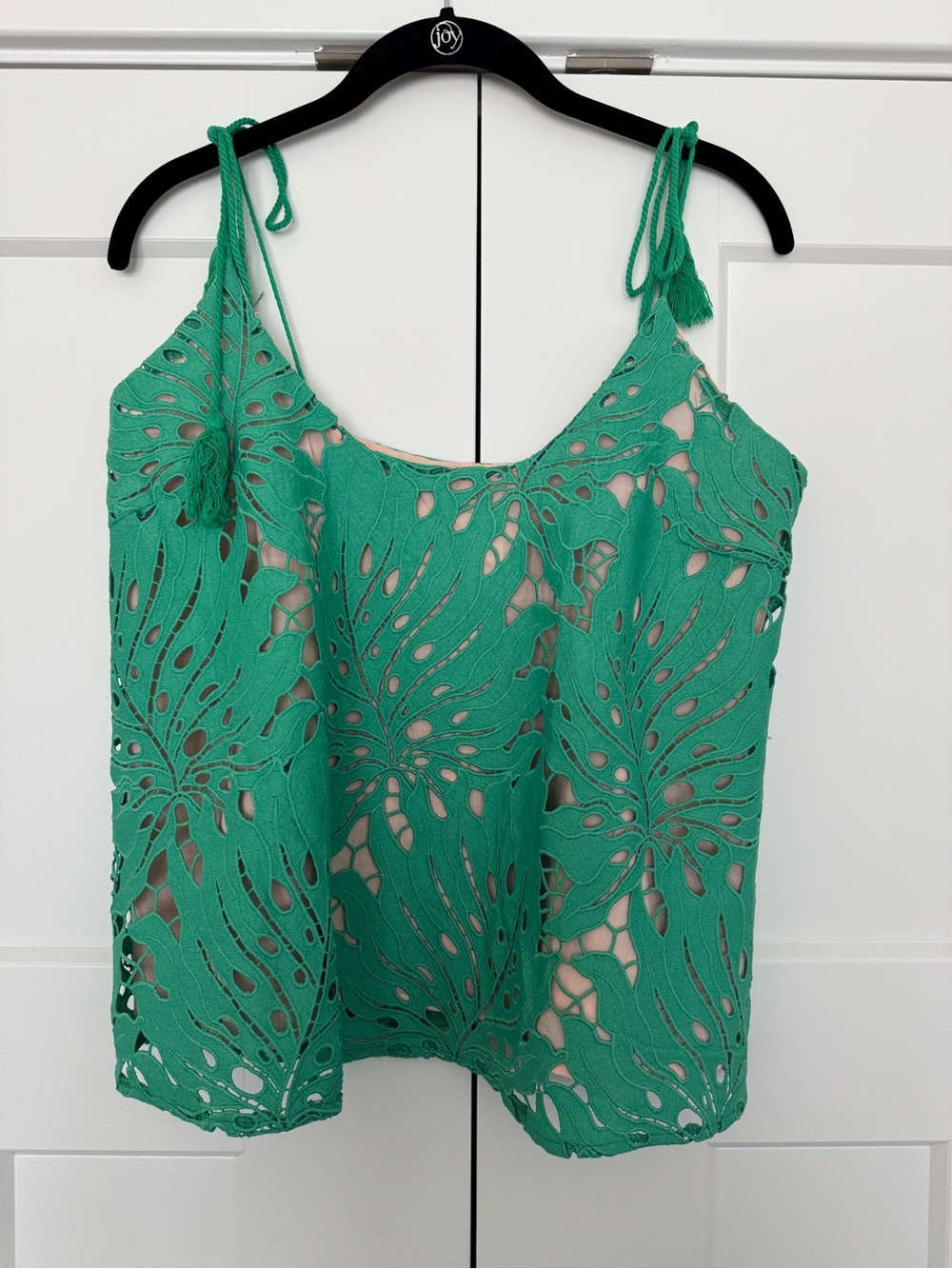 NEW Judith March Green Overlay Lace Tie-Shoulder Tasseled Tank with Pink Lining